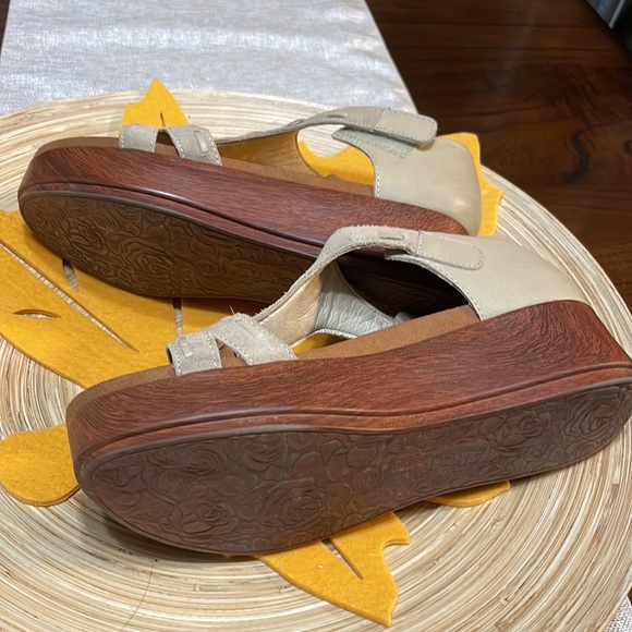 Alegria Wedge Heel - Picture 3 of 4